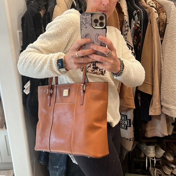 Dooney & Bourke tote. In great used condition. - Picture 7 of 8